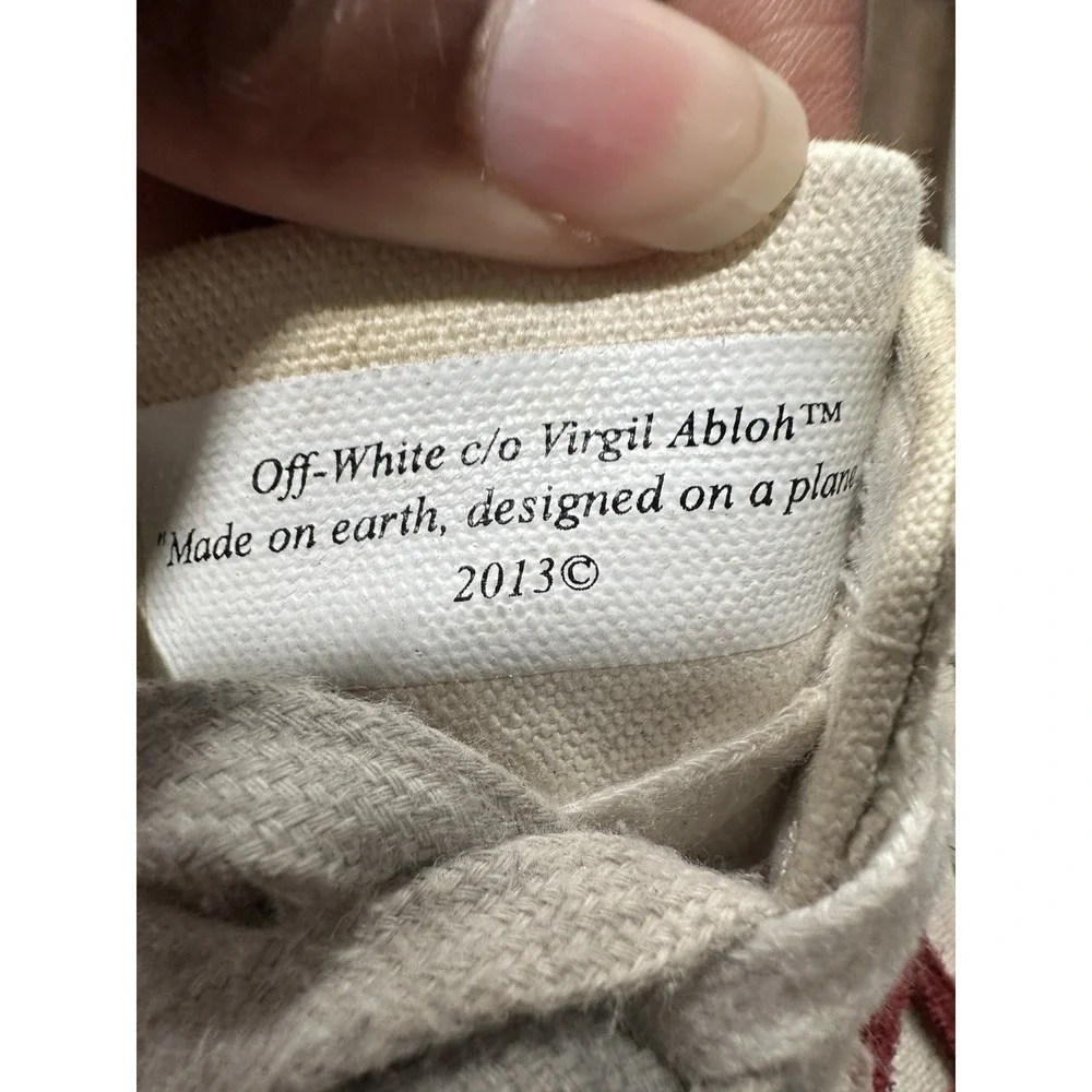OFF-WHITE 